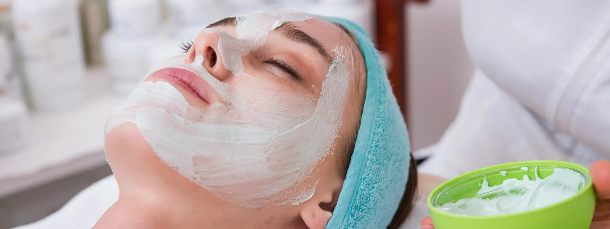 Infusion anti-acné hormonale : les meilleures plantes à boire pour une peau nette